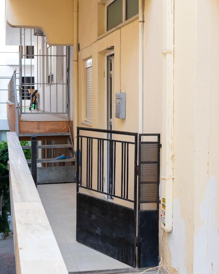 Lovely Sea View Apartment At The Heart Of The Town Ierápetra Exteriör bild